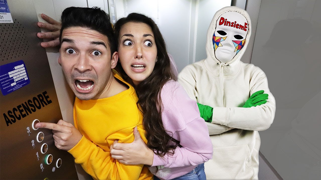 SIAMO RIMASTI BLOCCATI IN ASCENSORE PER COLPA DEL DOTTOR TIMOTI! *24 ore chiusi in ascensore*
