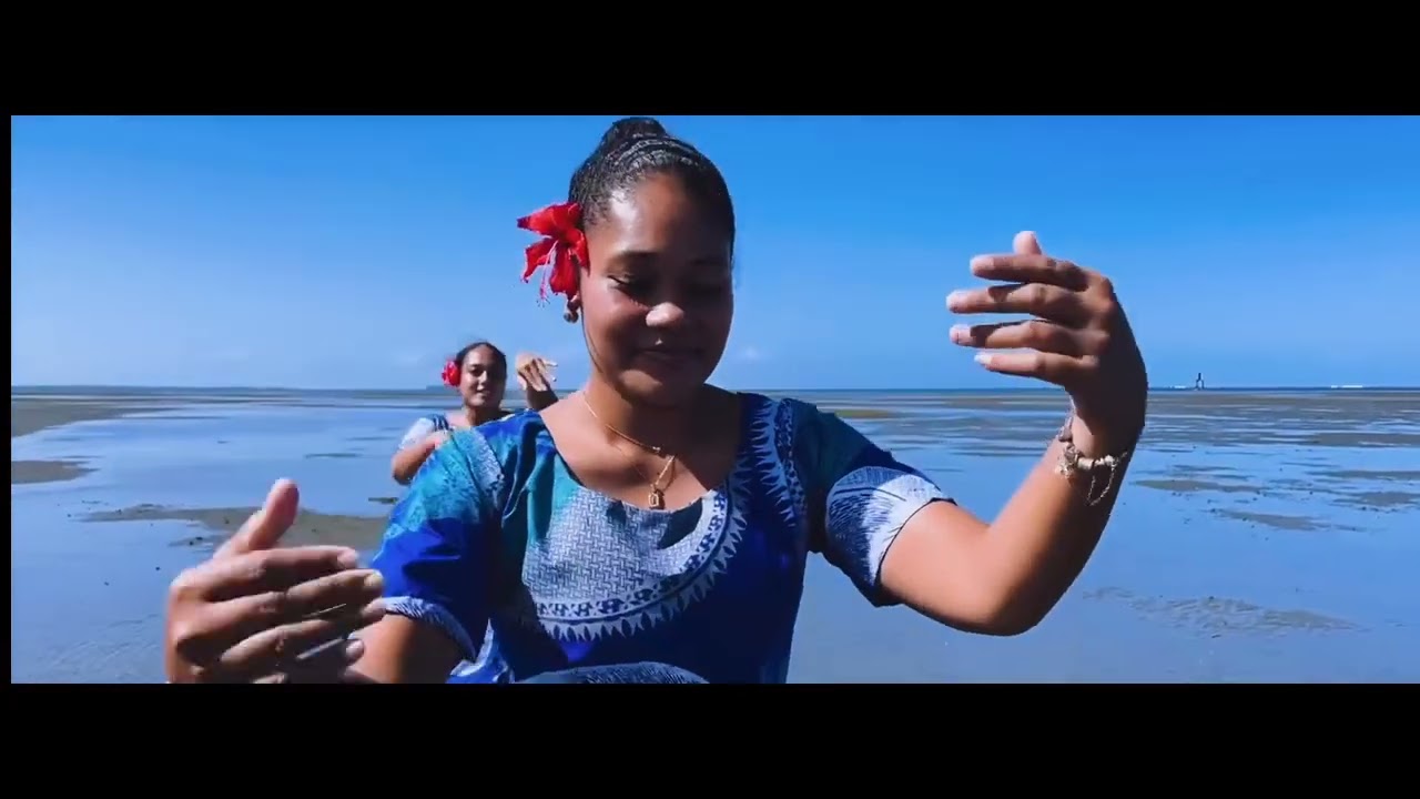 𝐊𝐎𝐌𝐎 𝐌𝐔𝐒𝐈𝐂 - 𝗗𝗮𝗿𝘂 𝗟𝗮𝗶 𝗩𝘂𝗻𝗶 𝗟𝗼 [Official Music Video]