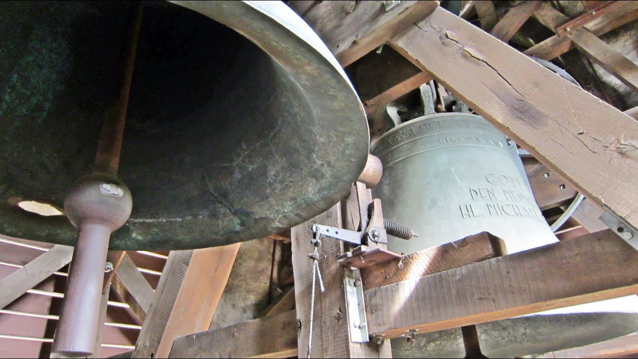 Arnsberg - Oeventrop - Pfarrkirche Hl. Familie - Glockenstuhl & Vollgeläut