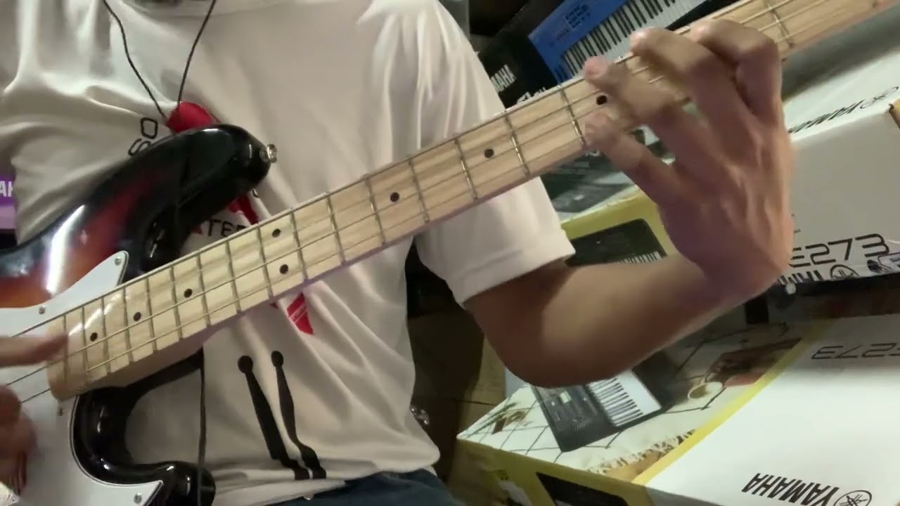Andrea Fontes Jo&atilde;o Viu (1991) Bass Cover
