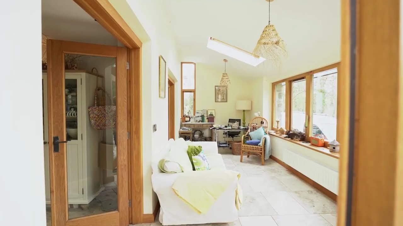 5 beds (3 Plus 2 bed annexe) - Fine and Country West Wales