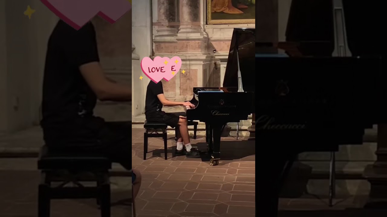 Solo chi ascolta musica col cuore...riesce a provare le vibrazioni dell'amore.❤️