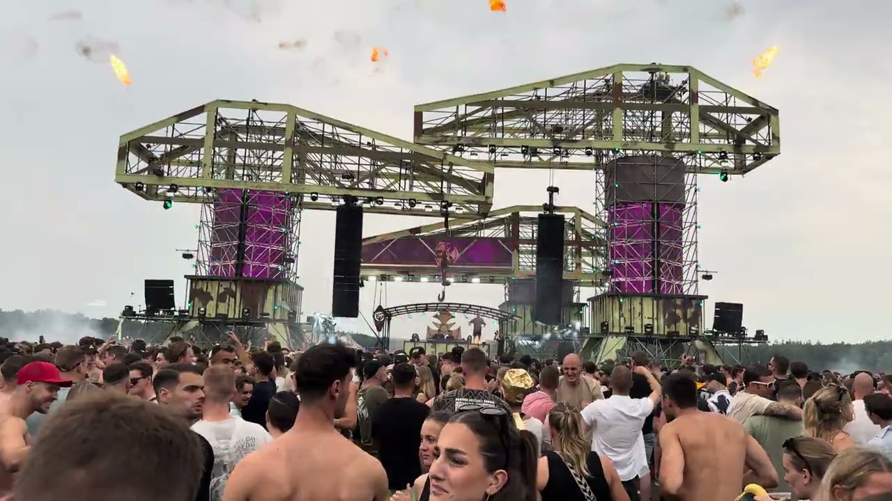 Dominator Festival 2025 - The Dockyard - The Smiler vs. Chapter V