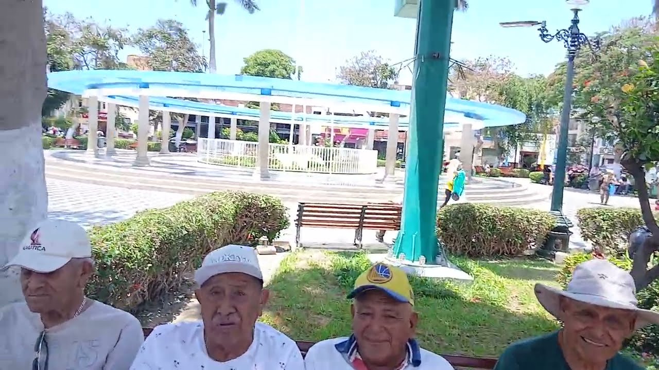 Nueva  Cultura.  Plaza  de  Armas  Huacho 