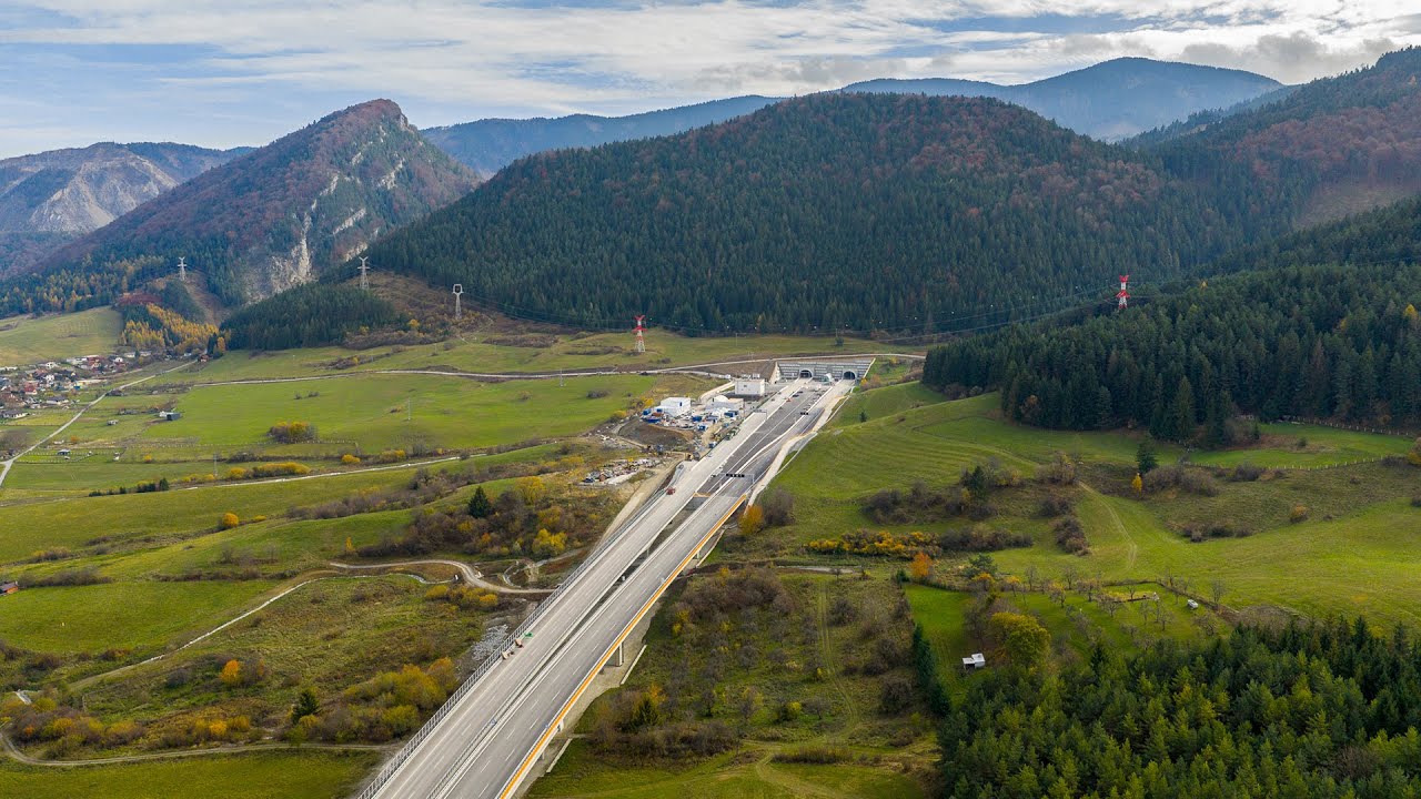 Takmer hotovo: Tunel Višňové z vtáčej perspektívy – po 27 rokoch sa vodiči dočkajú!