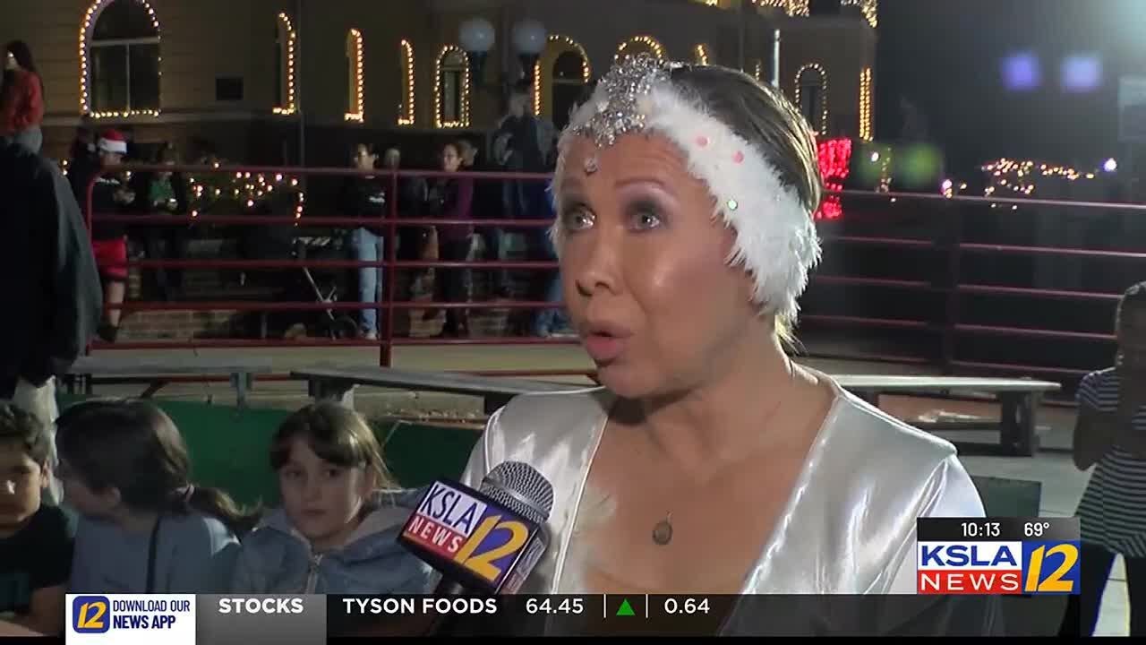 Olympic gold medalist Oksana Baiul spreads holiday cheer at Marshall Wonderland of Lights opening