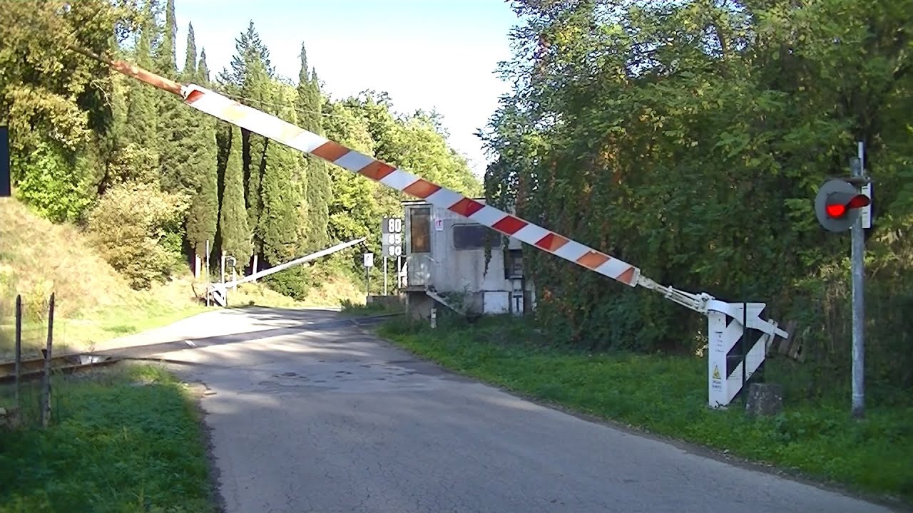 Spoorwegovergang Rapolano Terme (I) // Railroad crossing // Passaggio a livello