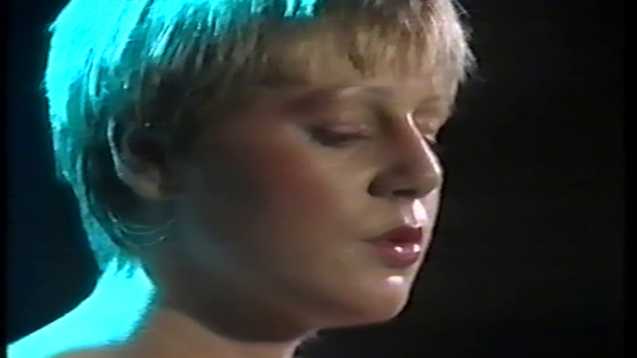 Cocteau twins - Channel 4, UK TV- 11 October 1983