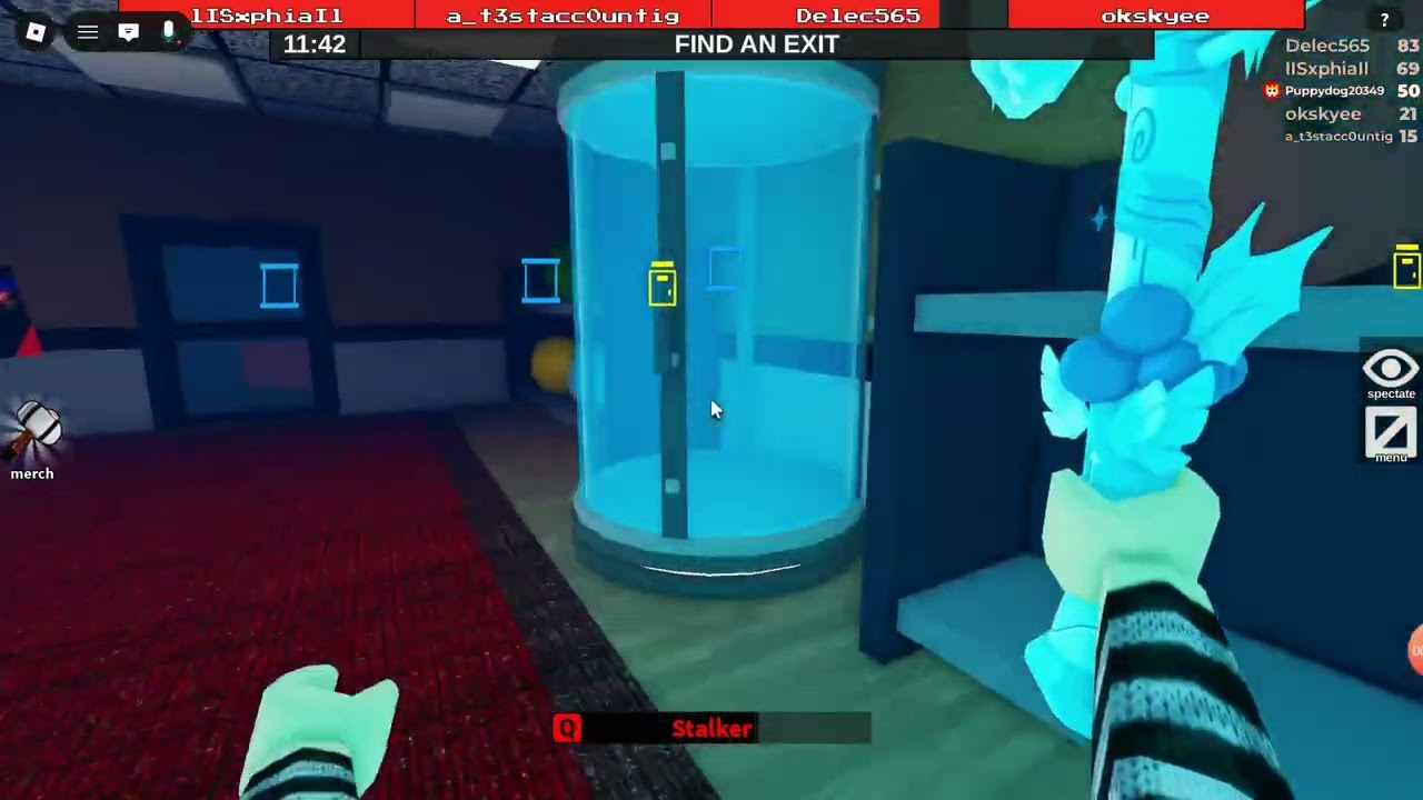 Playing Flee the Facility with Voice Chat and meeting really fun people!