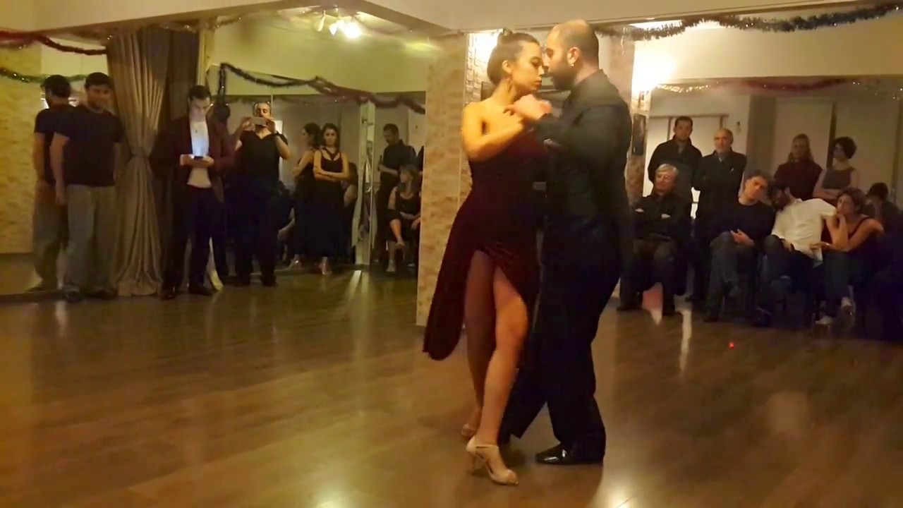 Burak Özçelik y Melis Dağtekin İstanbulTango OtraMilonga 1/3