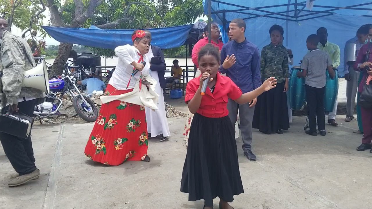 🔴 niña de 9 años canta coro de fuego 🔥 y se prede, culto martes de gracia