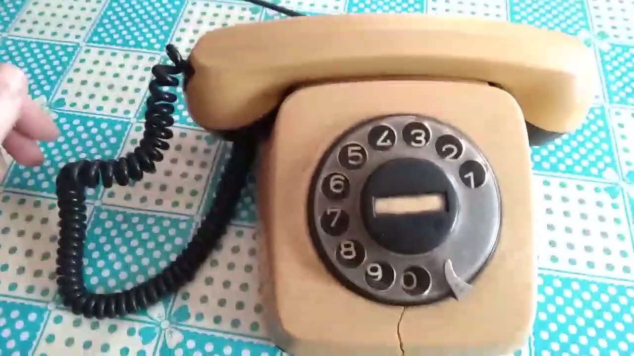 Старый дисковый телефон. Old 40 Year Old Bulgarian Dialer Phone #oldphone