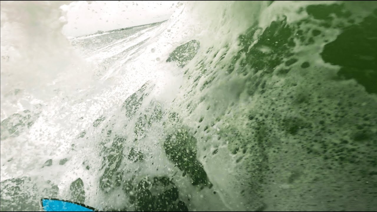 90 KM/H OFFSHORE SUR LE REEF | SURF BRETAGNE 2024