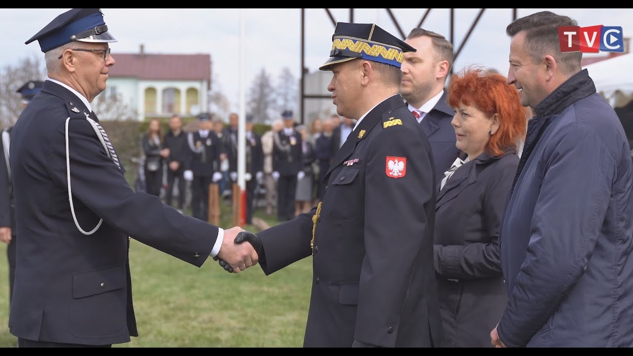 Uroczystość przekazania i poświęcenia samochodu ratowniczo - gaśniczego dla OSP w Lesznie