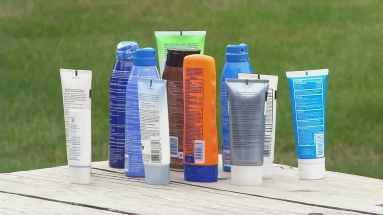 Experts issue warning for cancer-causing chemical in sunscreen