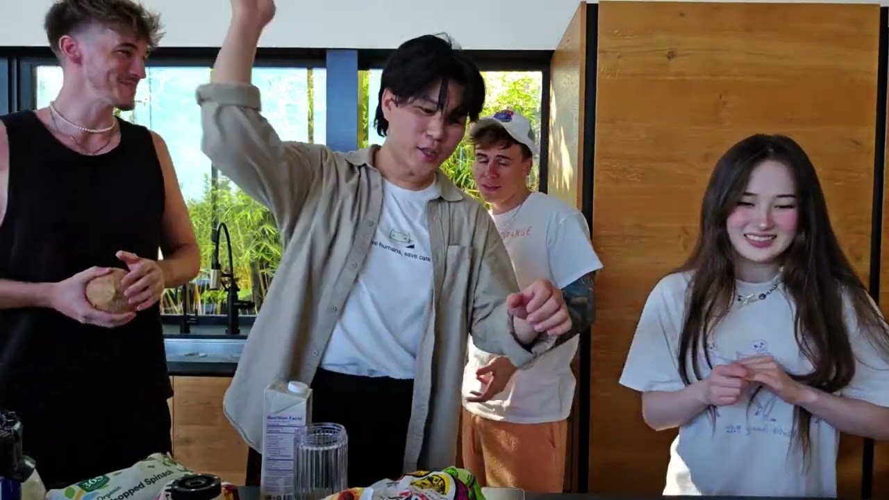 MY FIRST IRL STREAM!!! making smoothies with @fuslie @ellum @tinakitten @blau @shxtou !playlist !new