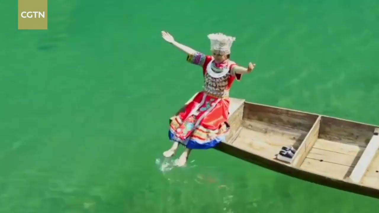 Fairyland on earth! Watch this boat tour at Pingshan Canyon