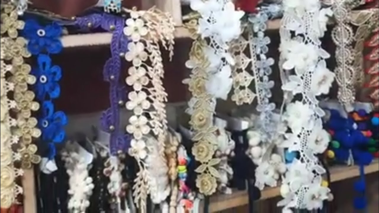 جوله في محل لوازم خياطه في سوق الكياره