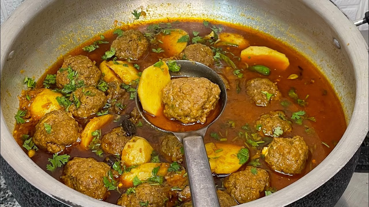 Degi Aloo Koftey original Recipe | Delhi Famous Degi Aloo Kofte Recipe | Degi Kofta Curry Recipe 😍