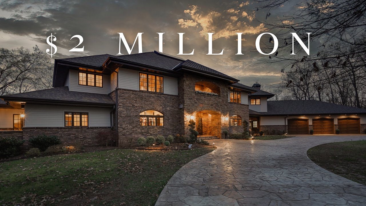 Take a peak inside this Table Rock Lake Treasure