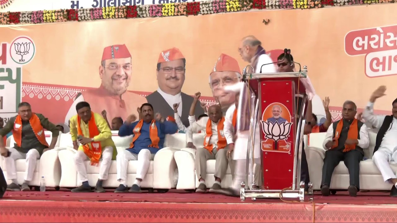 HM Shri Amit Shah addresses a public meeting in Bechraji, Mehsana (02 Dec 2022)