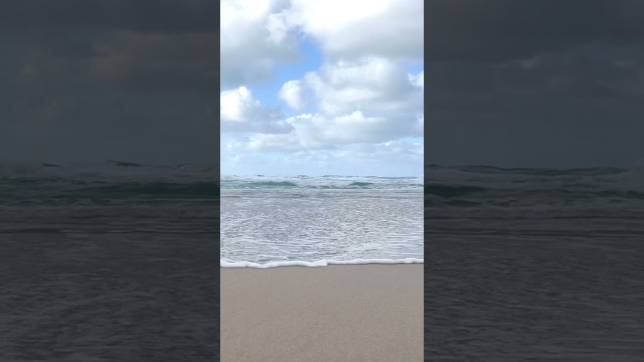 Ocean waves sounds on a windy day at Perranporth Beach 
