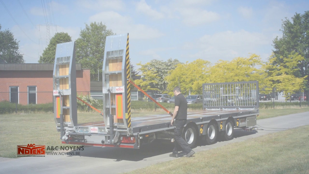 Tridem dieplader aanhangwagen met kantelgedeelte en hydraulische rampen met side-shift functie