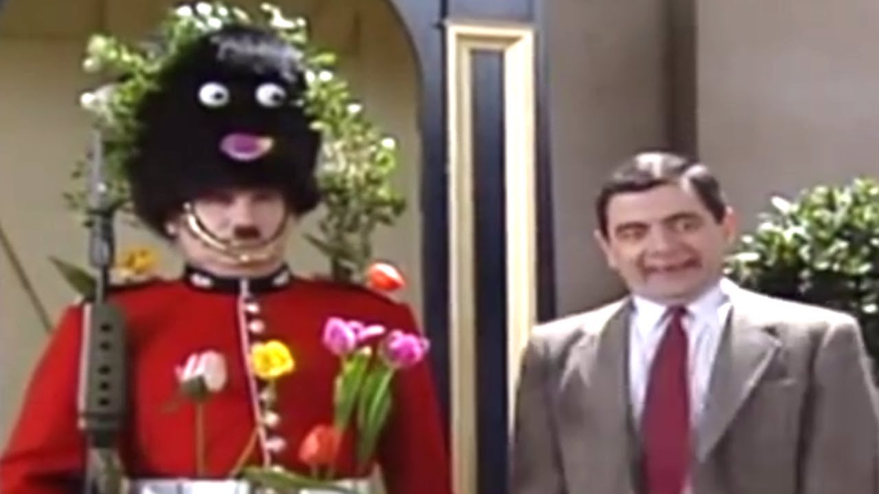 Decorating the Guard | Mr. Bean Official