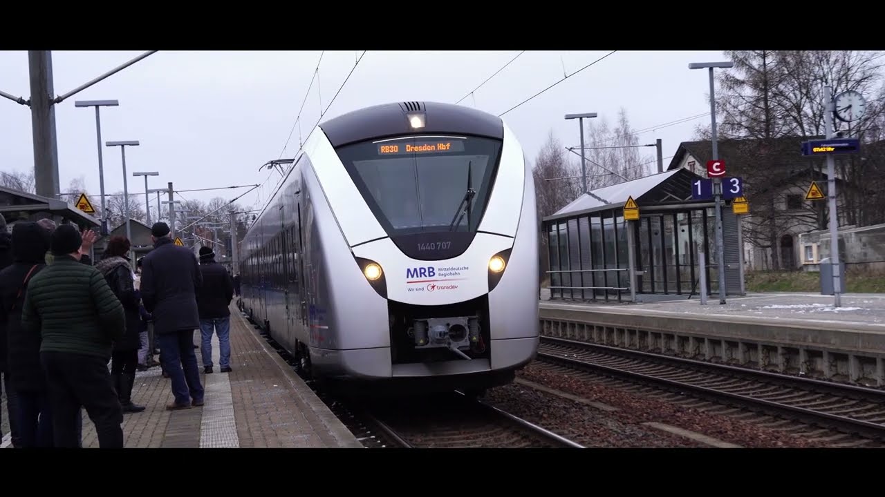 Bahnhof Niederwiesa / Sachsen  Während ich auf den Museumszug warte   Alltags Verkehr  4K