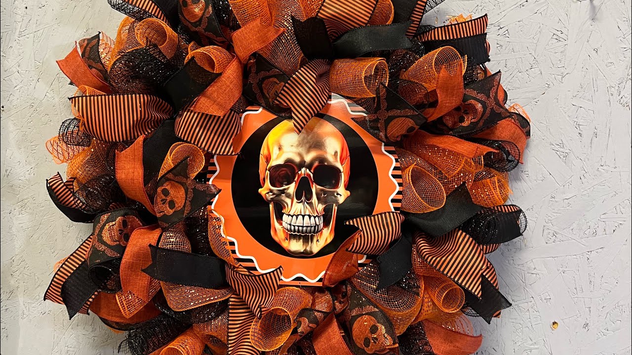 Halloween Skull Deco Mesh Wreath Using Double Poof Method |Hard Working Mom |How to
