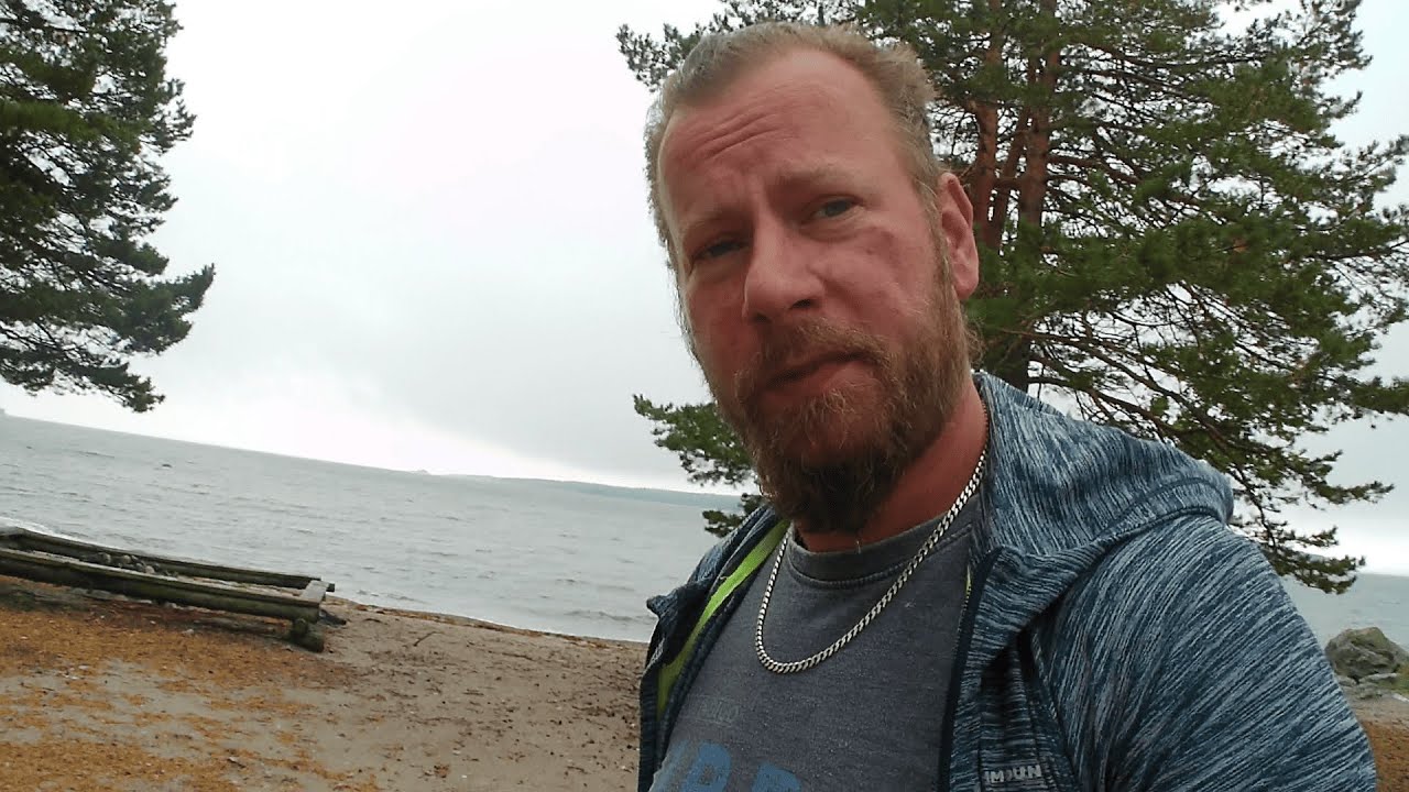 Standing in Huddviksvall and having problems with the awning Ep 51