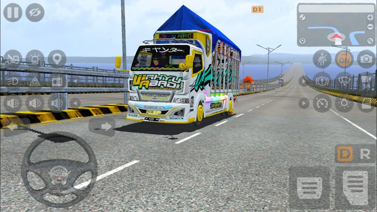 Truck Canter Wahyu Abadi Oleng di Jembatan Suramadu 😱 Muatan Berat Bikin Deg-degan | BUSSID