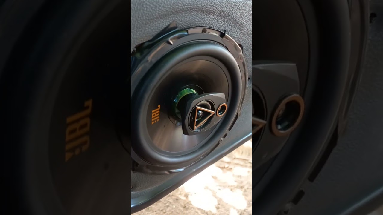JBL + radio piooner combinação perfeita para um som básico e com qualidade.