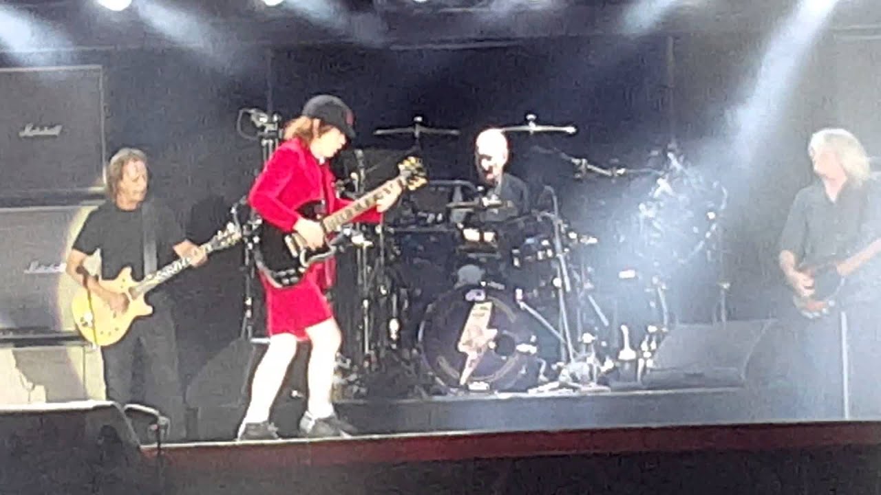 AC/DC  BACK IN BLACK MELBOURNE 2015