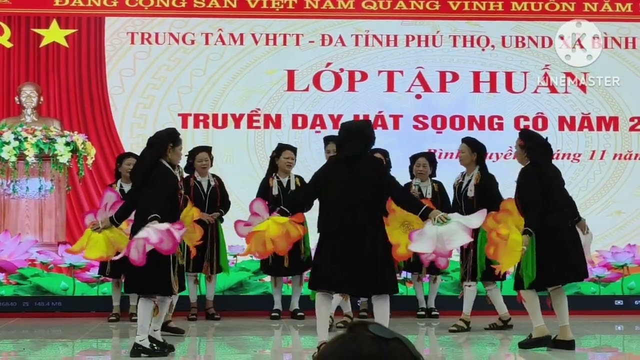 2 tháng 12, 2025 bẽ mạc lớp tập huấn CLB hát soọng cô thôn Trung màu 