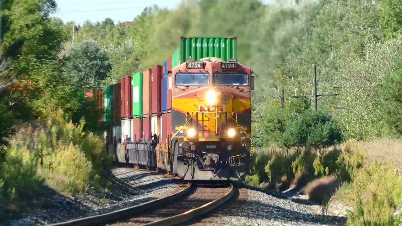 KCS 4724 Eastbound Passes Church Street