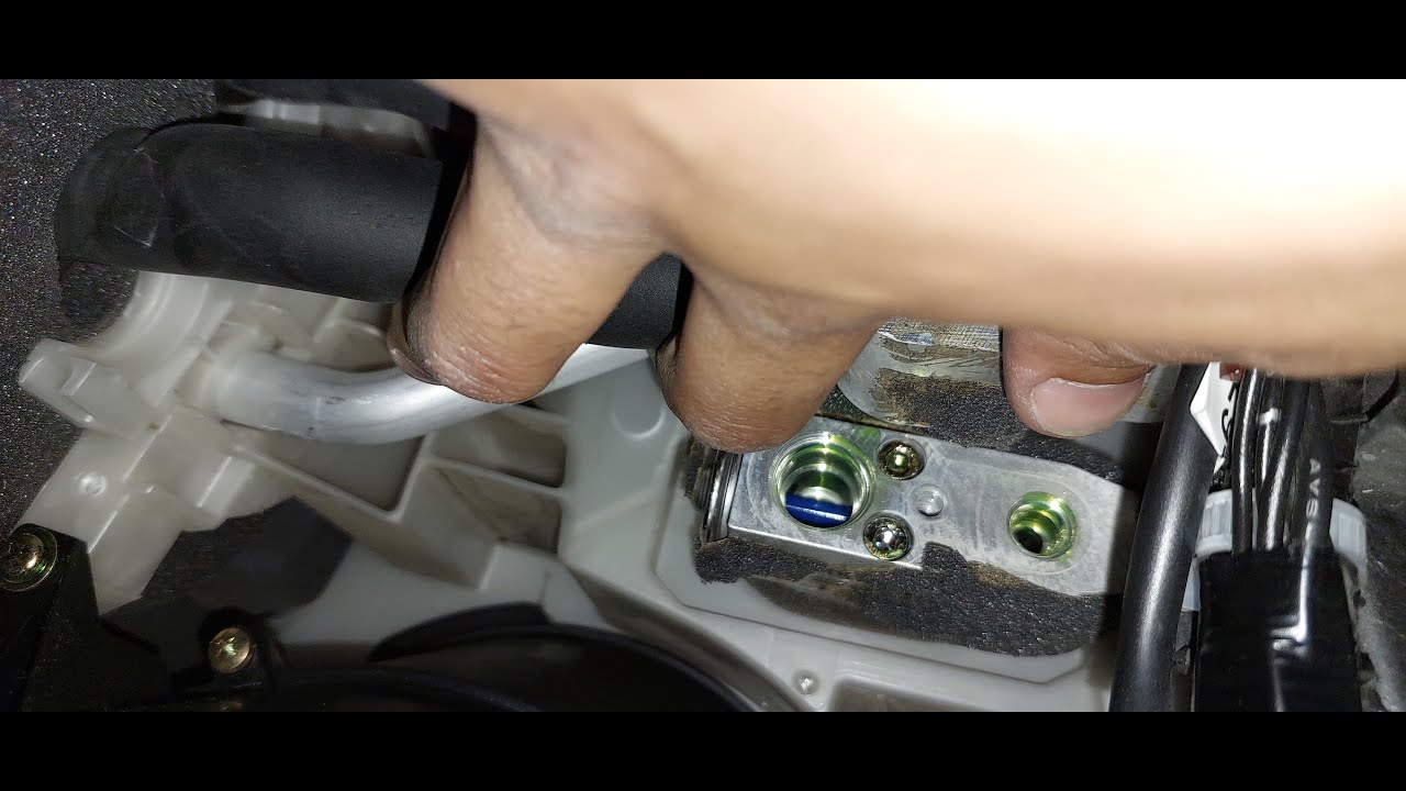 PART 3  Mazda 3 2006 clear step by step AC expansion valve replacement