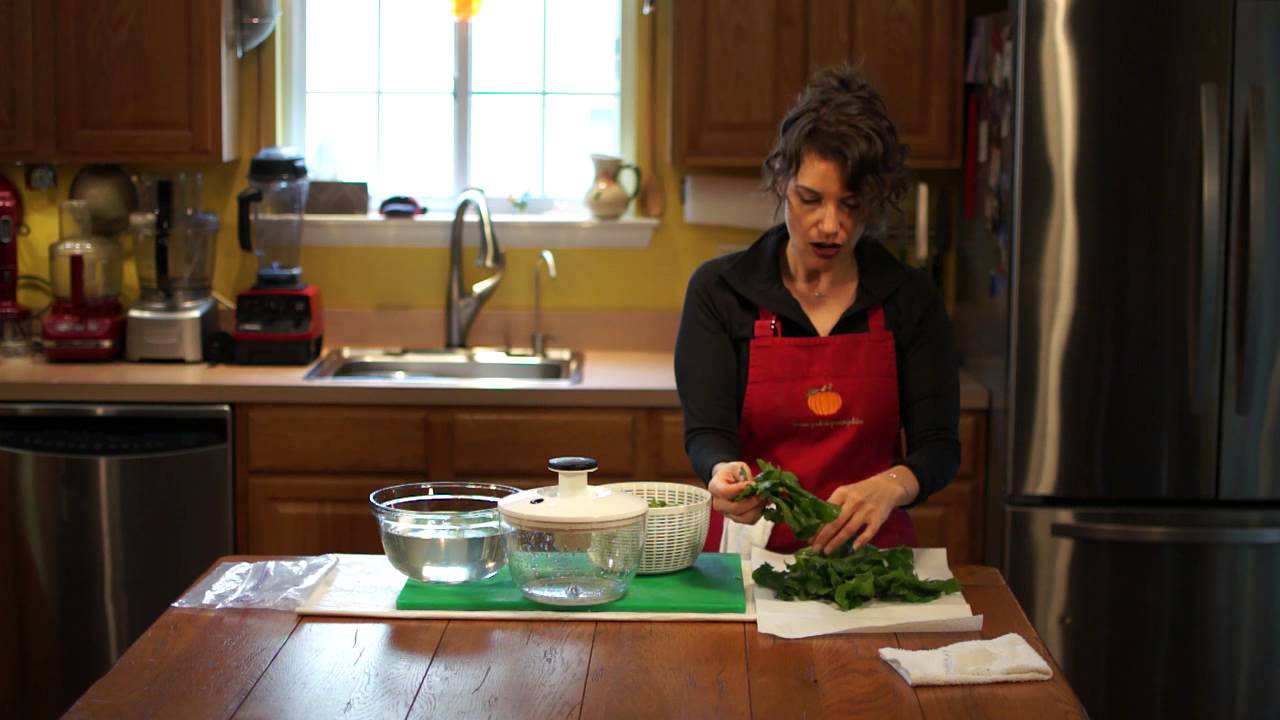 Angela's Free Food Videos: How to Store Washed Vegetables