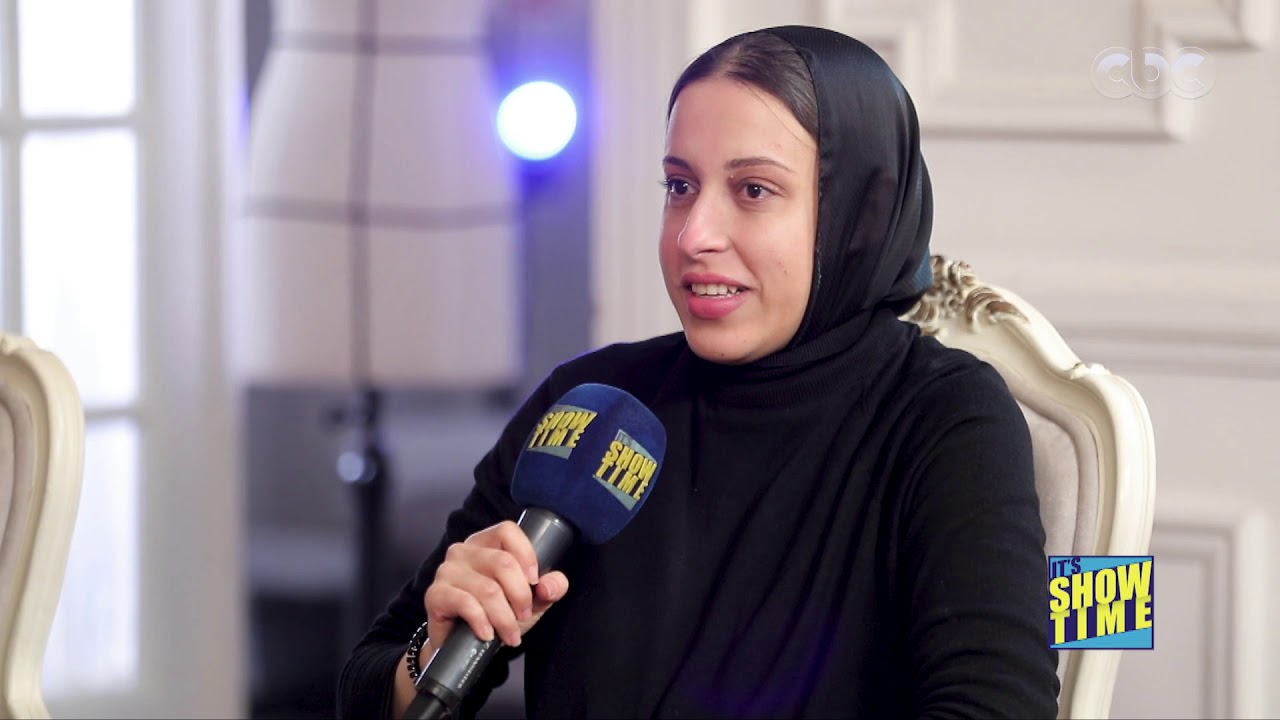 لقاء خاص مع اثنين من أشهر مصممي الأزياء في الشرق الأوسط: شهيرة وسارة لاشين ورحلتهما في عالم الأزياء