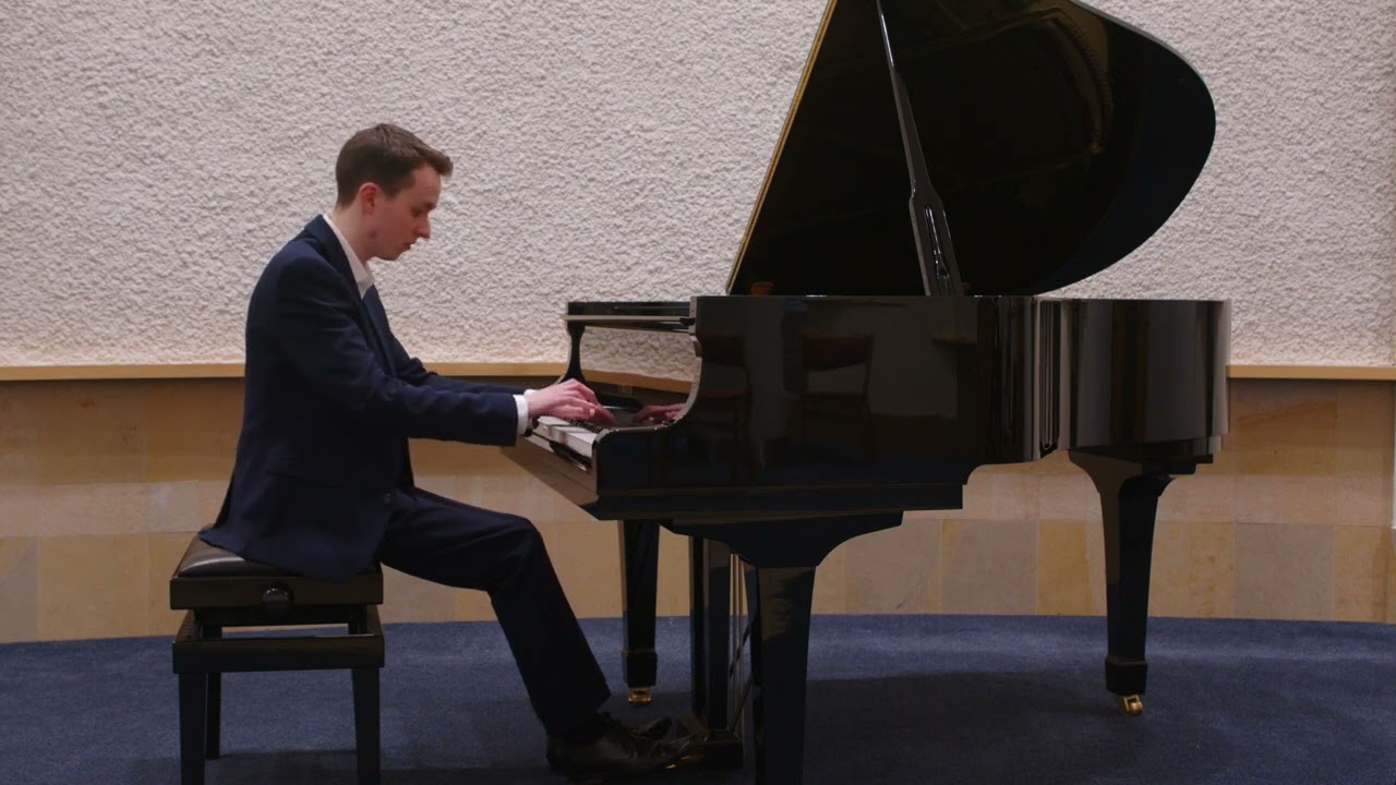 William Mathias: Toccata alla Danza - Iwan Owen