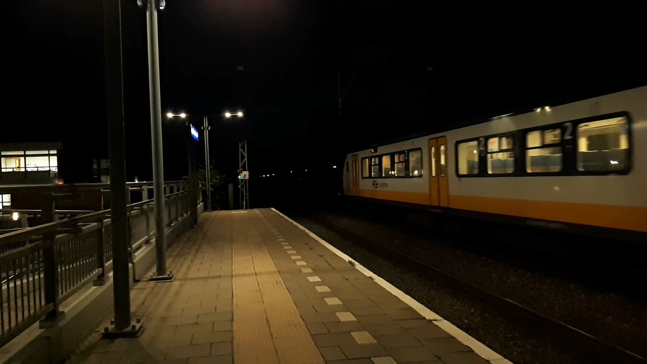 Treinen op station Apeldoorn Osseveld