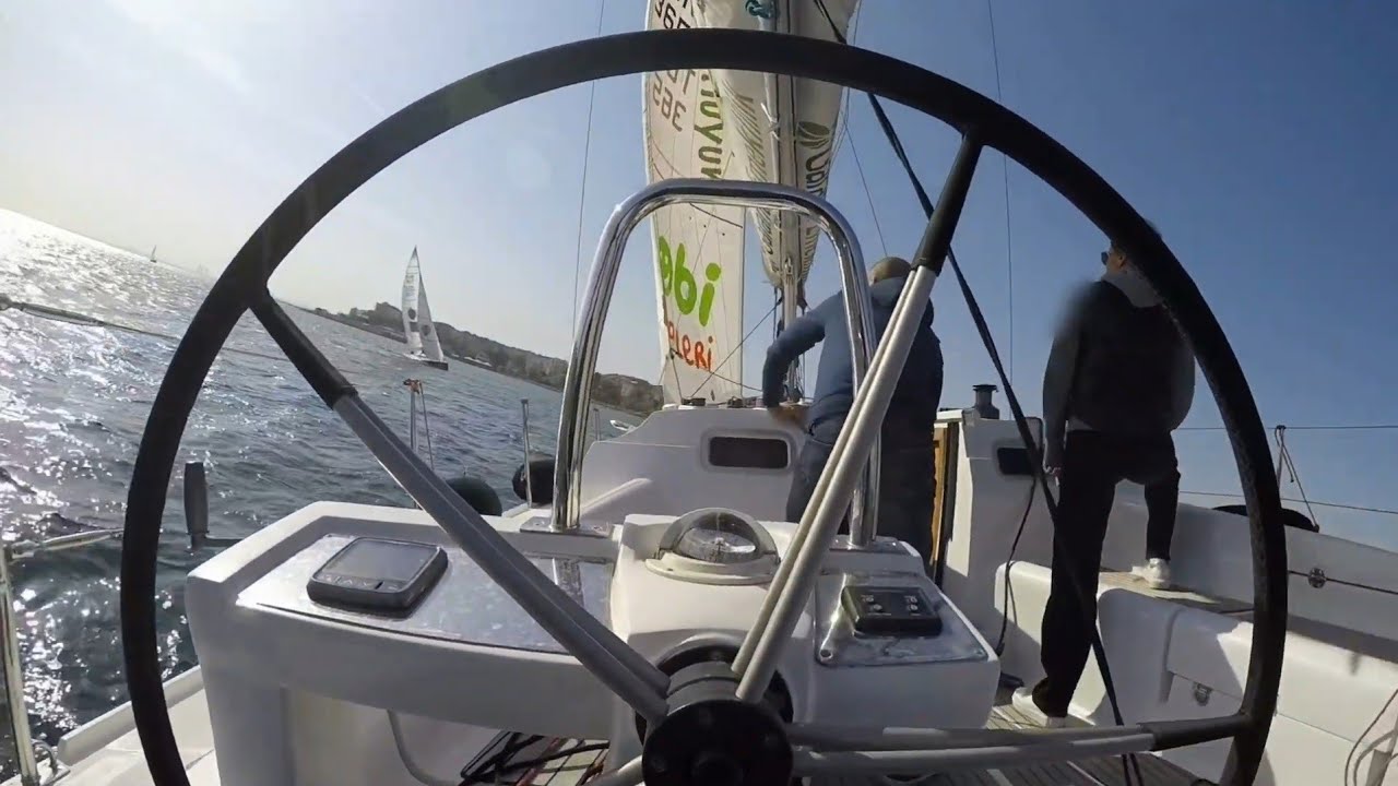 Sailing Azuree 33 sailboat