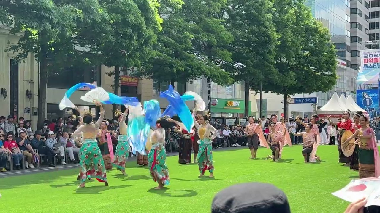 ระบำสี่ภาค - 4 Regions Traditional Thai Dance บ้านเบญจนาฏ