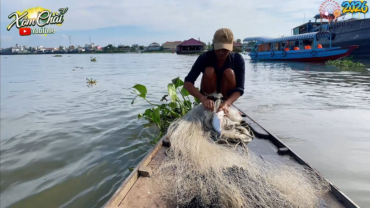 Chài Cá Trên Làng Bè Châu Đốc