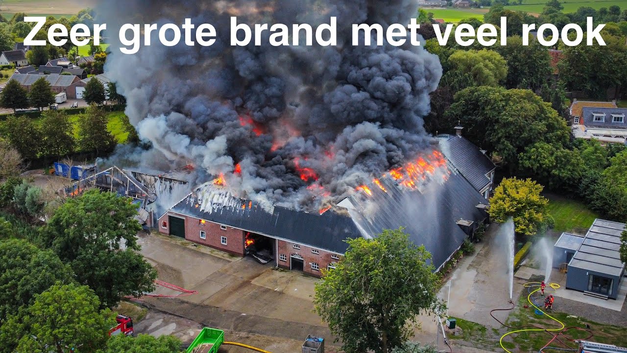 Zeer grote brand verwoest loodsen en woning in Godlinze