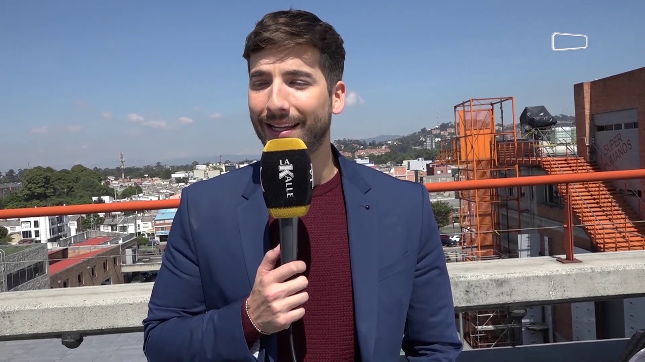 ¿Cómo conquistan a Carlos Torres? El guapo actor se le midió a 'El rapidito de La Kalle'- La Kalle