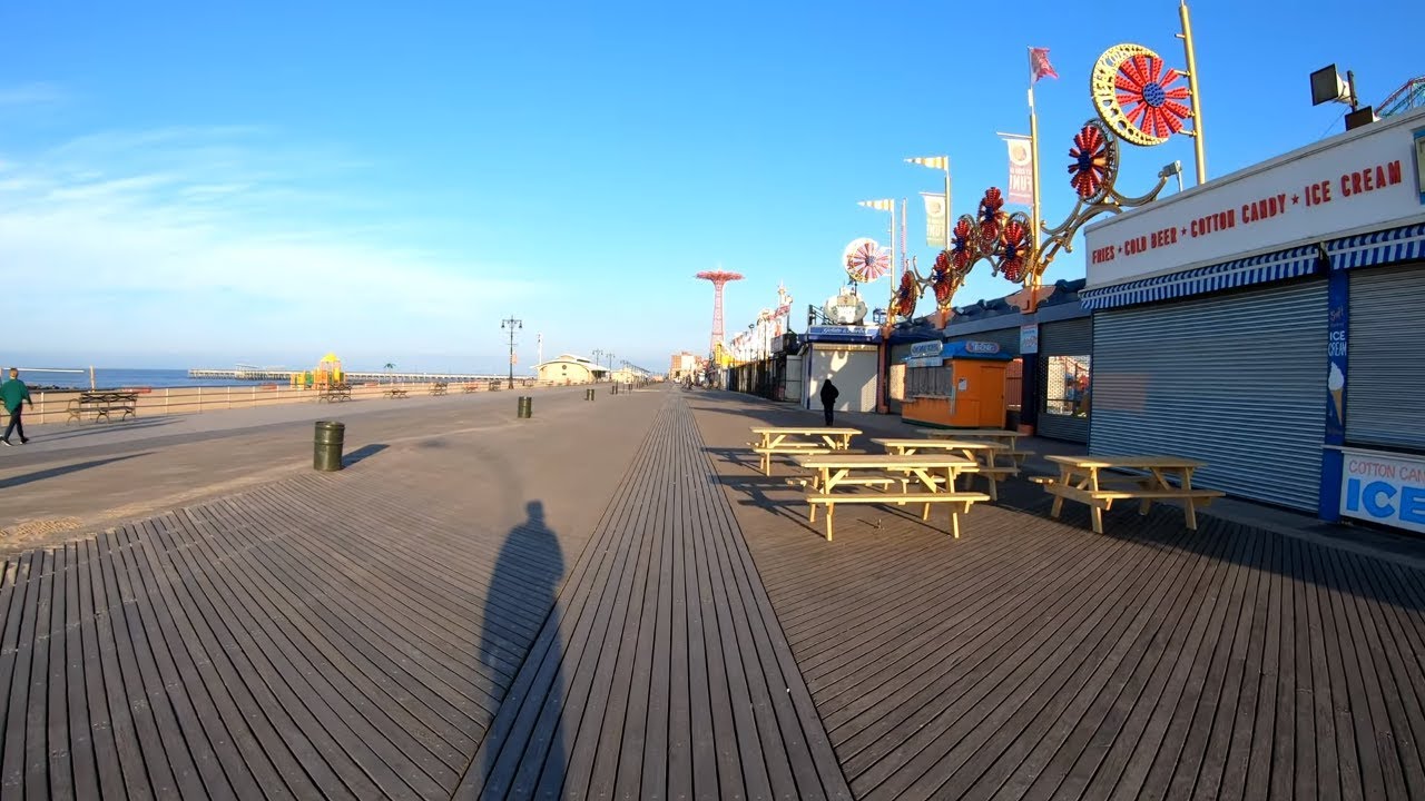 ⁴ᴷ⁶⁰ Walking NYC : Coney Island Boardwalk from Brighton Beach to Sea Gate (Early Morning)
