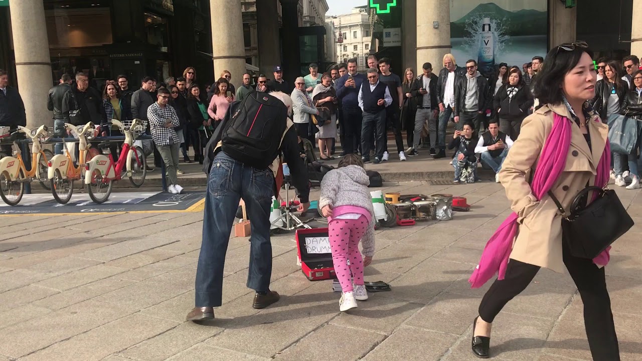 Damat Drummer @ El Duomo square, Milan