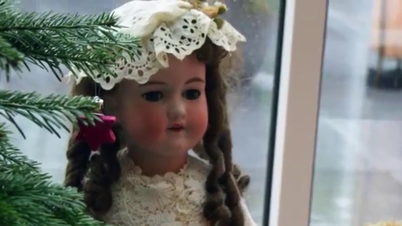 Vitrines vol verleden - Kerstboodschap voor liefhebbers van antieke poppen