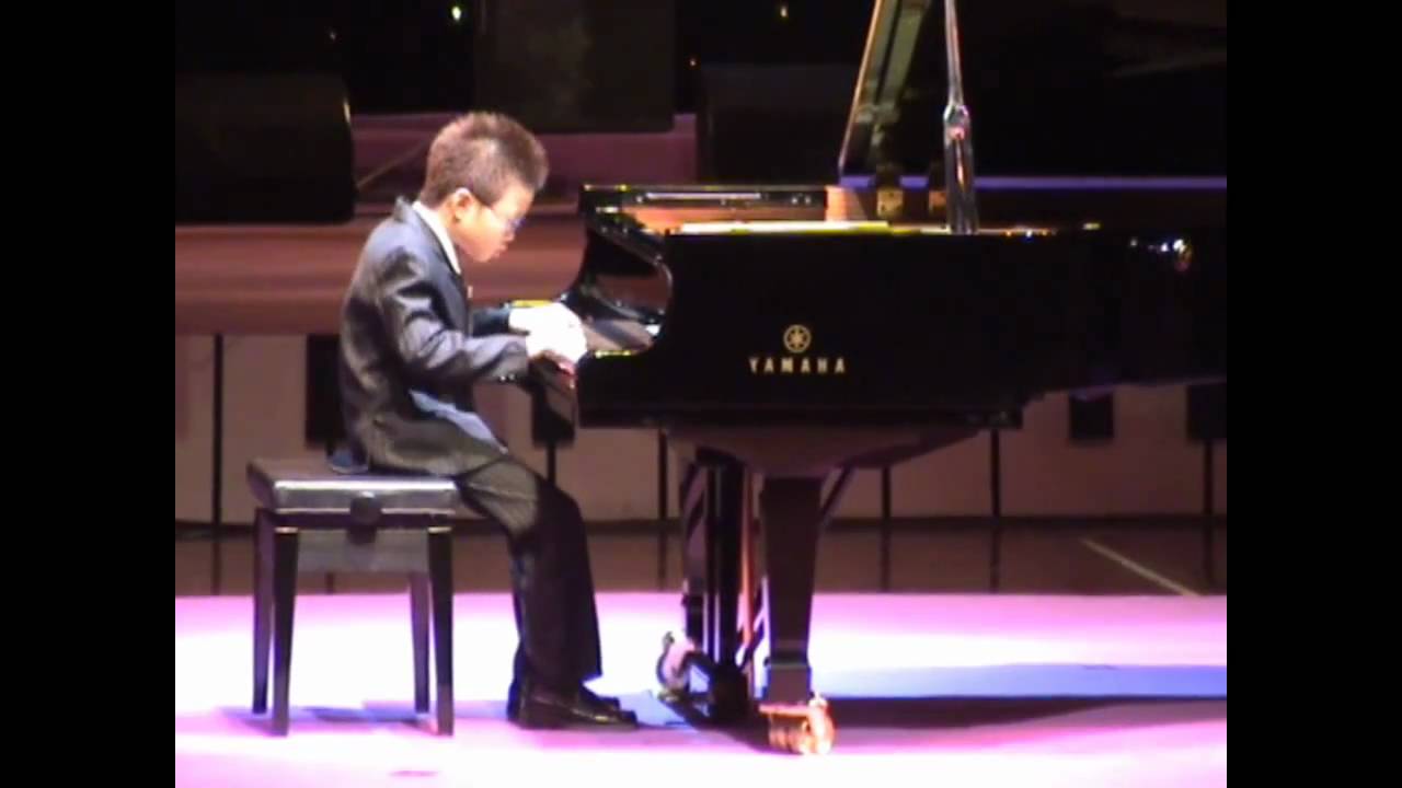 Edvard Grieg: Elfin Dance (Elfentanz), by Tongthong (age 8)